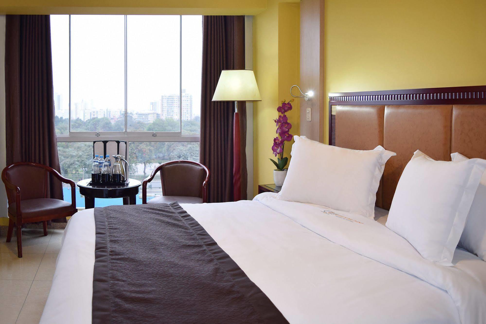Gran Mundo Hotel&Suites Lima Exterior foto
